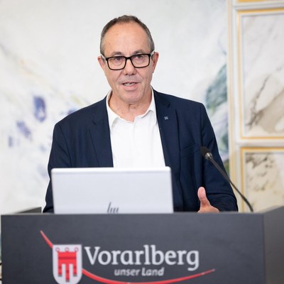 Digitale Medien im Fokus: Mag. Andreas Prenn bei der Landtagsenquete 2025